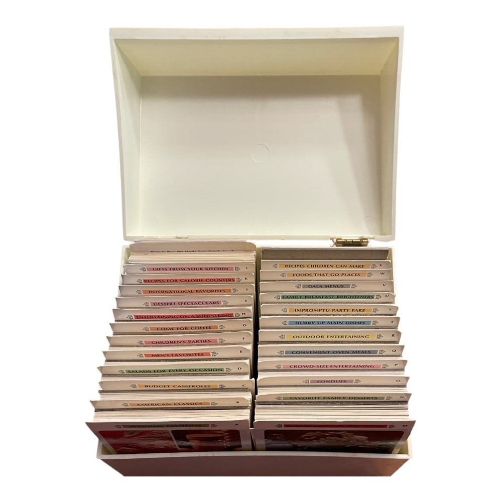 Betty Crocker Vintage Recipe Card Library in White Box